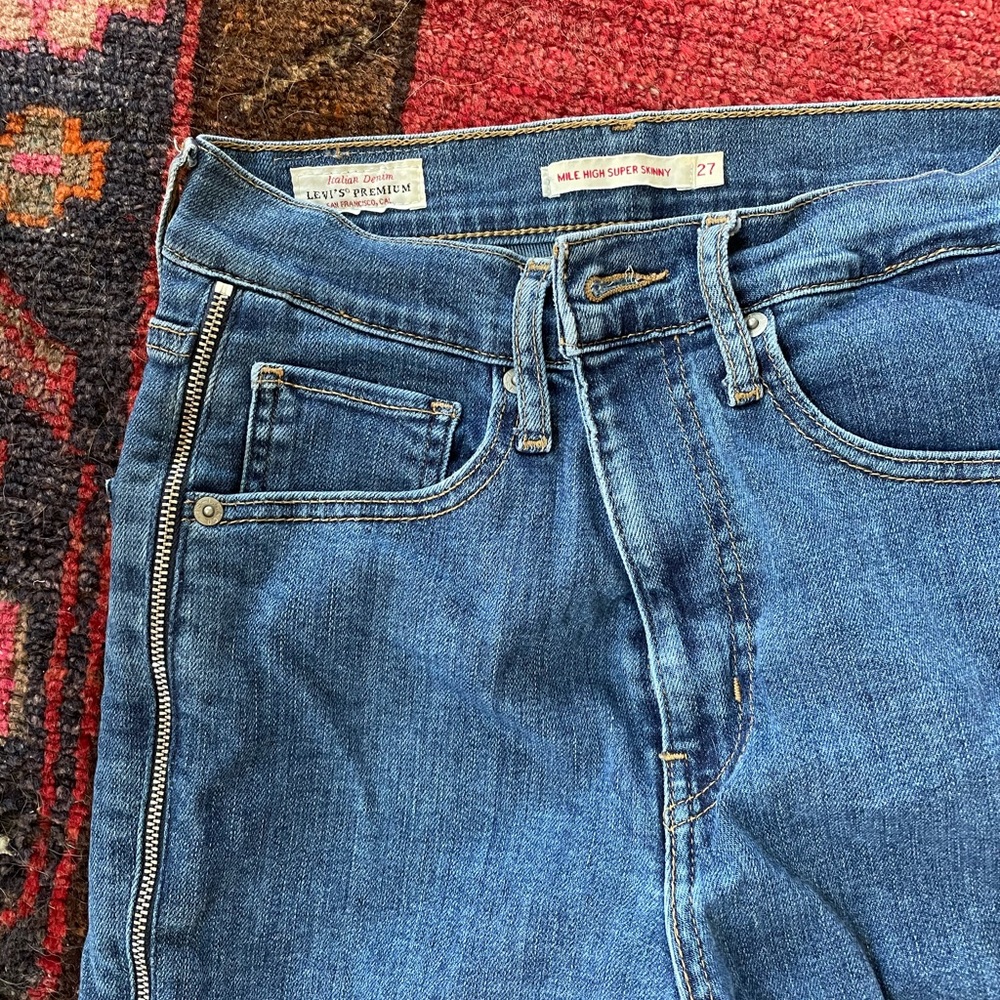 Mile high skinny Levi’s with Zipper detail